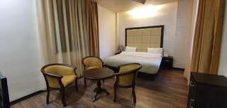 Отель PARTEZ HOTEL Ереван Двухместный номер с 1 кроватью или 2 отдельными кроватями-3